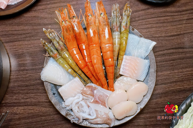 [火鍋吃到飽] 新竹 鮮稻精緻鍋物 肉類新鮮度爆表 大推霜降牛松阪豬雞肉 天使紅蝦彈牙又帶海的鮮味 親民價錢吃到飽鍋物