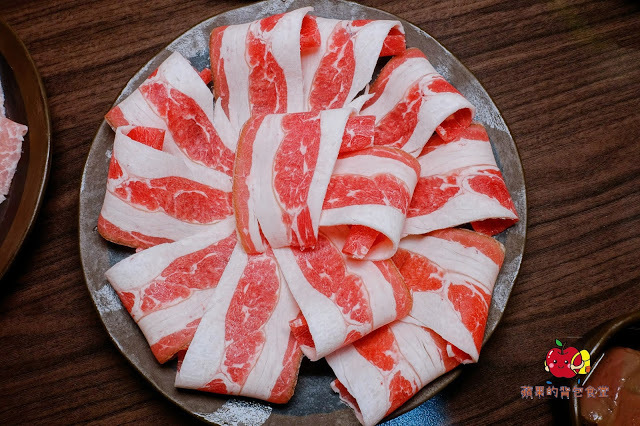 [火鍋吃到飽] 新竹 鮮稻精緻鍋物 肉類新鮮度爆表 大推霜降牛松阪豬雞肉 天使紅蝦彈牙又帶海的鮮味 親民價錢吃到飽鍋物