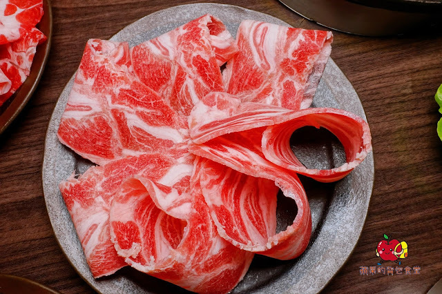 [火鍋吃到飽] 新竹 鮮稻精緻鍋物 肉類新鮮度爆表 大推霜降牛松阪豬雞肉 天使紅蝦彈牙又帶海的鮮味 親民價錢吃到飽鍋物