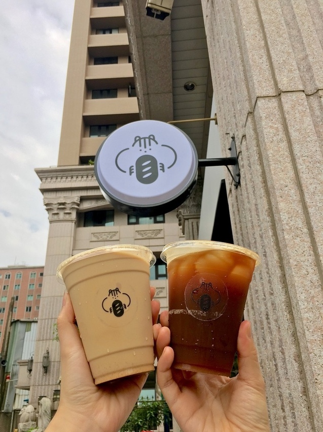 【板橋|江子翠站】FlourishBakery 花咲_個性的檸檬美式_有顆粒的蘋果肉桂拿鐵