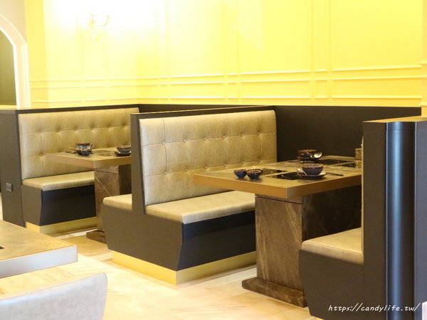 澳們打邊爐：台中美食│澳們打邊爐〃台中賭場火鍋店，用籌碼點餐超特別，還有輪盤醬料區，激推澳們卜卜蜆