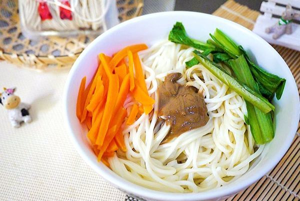 小夫妻拌麵(原:小夫妻Q麵):| 團購美食推薦|小夫妻拌麵 Q彈帶勁.醬香入味~在家方便煮.健康美味新選擇