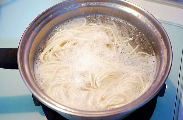 小夫妻拌麵(原:小夫妻Q麵):| 團購美食推薦|小夫妻拌麵 Q彈帶勁.醬香入味~在家方便煮.健康美味新選擇