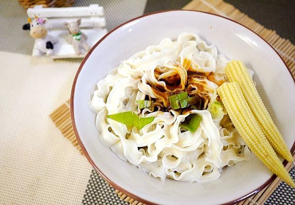 小夫妻拌麵(原:小夫妻Q麵):| 團購美食推薦|小夫妻拌麵 Q彈帶勁.醬香入味~在家方便煮.健康美味新選擇