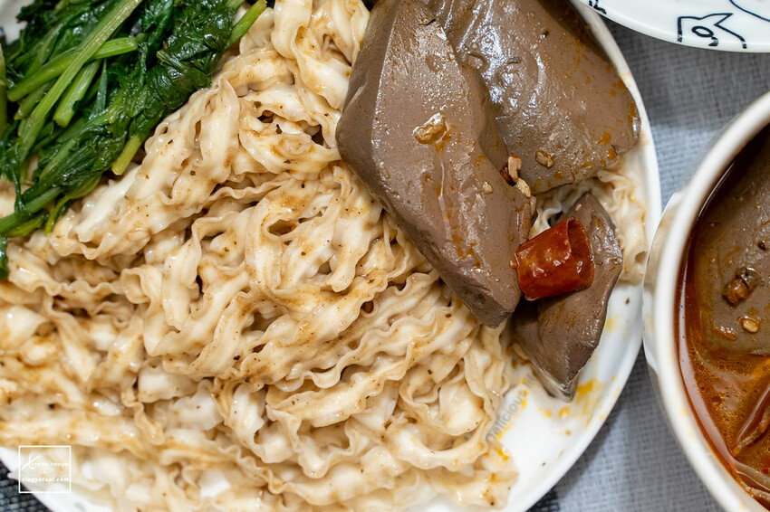 宅配|拌麵推薦【小夫妻拌麵】阿里山烏龍茶拌麵 / 首創茶香入麵,絕妙好滋味。 - 快門下的幸福