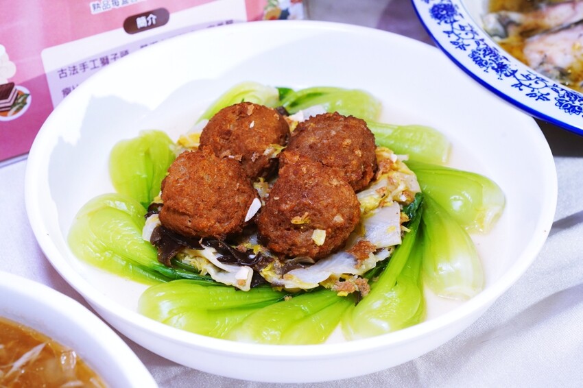 台北市士林區家樂福 2025 年菜 名店手路菜、聯名限量款、米其林&必比登推薦餐廳等百道年菜,線上預購,輕鬆上桌。