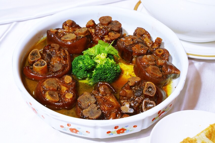 台北市士林區家樂福 2025 年菜 名店手路菜、聯名限量款、米其林&必比登推薦餐廳等百道年菜,線上預購,輕鬆上桌。