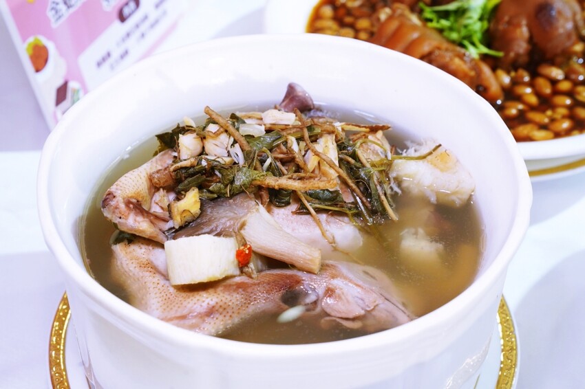 台北市士林區家樂福 2025 年菜 名店手路菜、聯名限量款、米其林&必比登推薦餐廳等百道年菜,線上預購,輕鬆上桌。