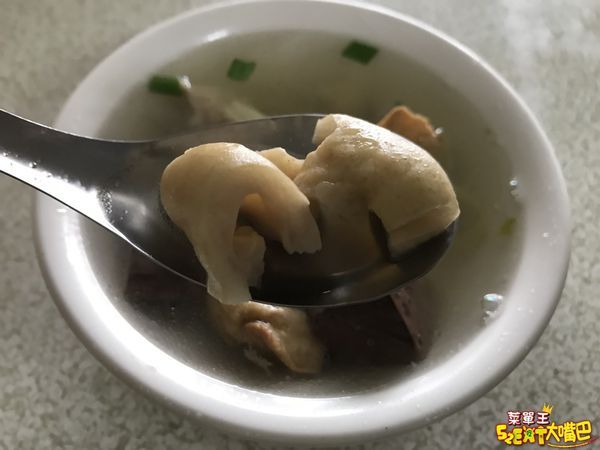台中神岡美食早餐炒麵》張家早點炒麵菜單價位大公開!在地人才知的隱藏版中式早餐~推薦 炒麵、豬血湯。