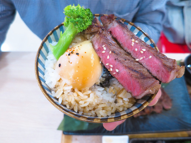 初牛炭火直燒丼飯專賣店32