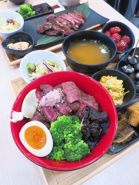 初牛炭火直燒丼飯專賣店40