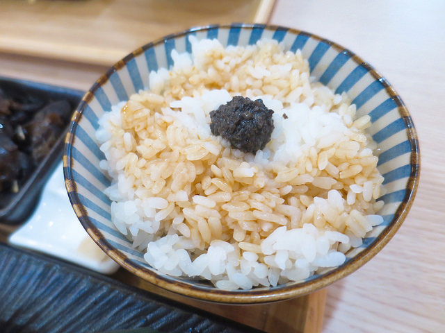 初牛炭火直燒丼飯專賣店30
