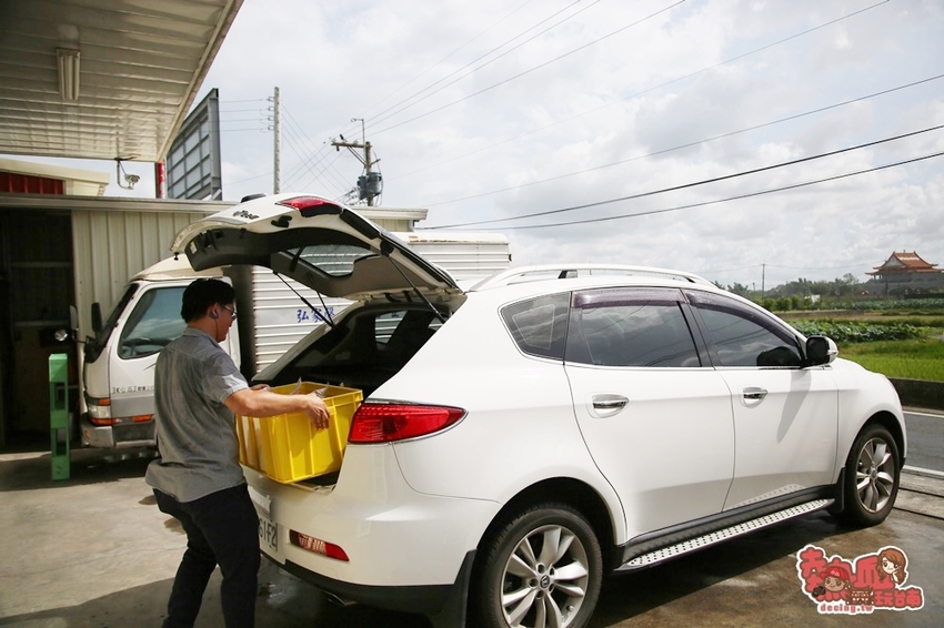 【嘉義伴手禮】藏身於荷花田旁的零食食品廠,沒有在地人帶路還找不到的好味道:弘家馨食品 - 熱血玩台南。跳躍新世界
