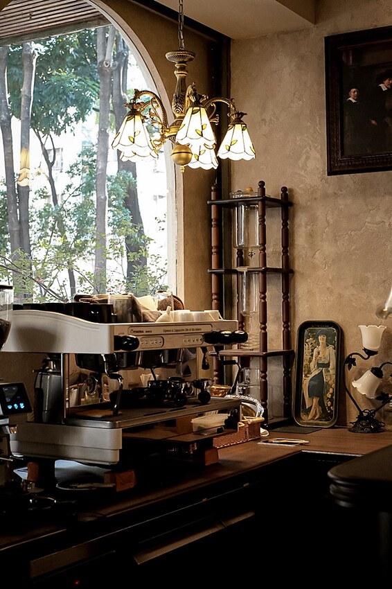 台中深夜咖啡館,Coffury Studio No.71全新風貌,歐風色系太迷人了!