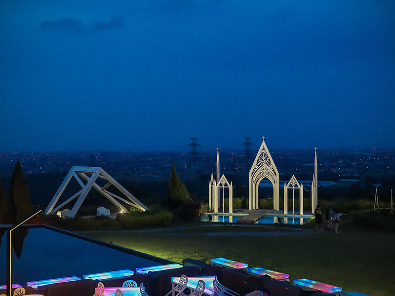 新竹夏季三角景觀咖啡廳 今夏在星光草地夜景下跳舞 新竹唯一戶外夜店風咖啡廳「初夏開嗨！6月DJ Party」開始囉~