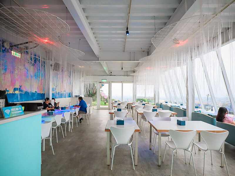 新竹夏季三角景觀咖啡廳 今夏在星光草地夜景下跳舞 新竹唯一戶外夜店風咖啡廳「初夏開嗨！6月DJ Party」開始囉~