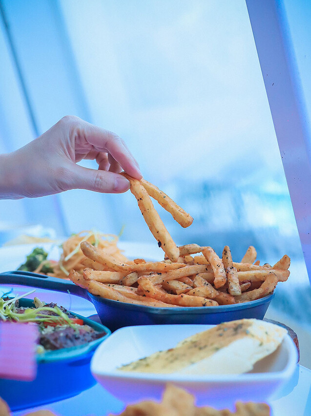 新竹夏季三角景觀咖啡廳 今夏在星光草地夜景下跳舞 新竹唯一戶外夜店風咖啡廳「初夏開嗨！6月DJ Party」開始囉~