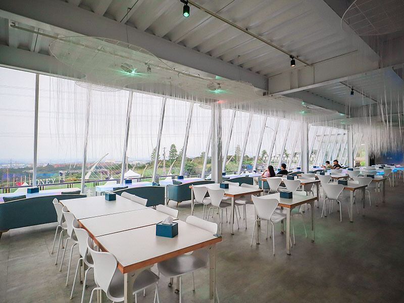 新竹夏季三角景觀咖啡廳 今夏在星光草地夜景下跳舞 新竹唯一戶外夜店風咖啡廳「初夏開嗨！6月DJ Party」開始囉~