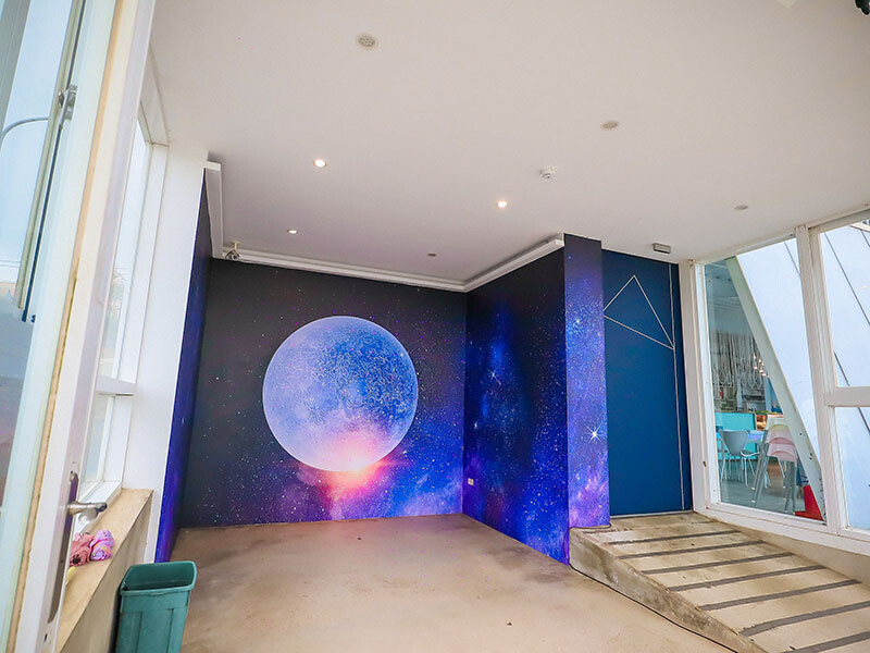 新竹夏季三角景觀咖啡廳 今夏在星光草地夜景下跳舞 新竹唯一戶外夜店風咖啡廳「初夏開嗨！6月DJ Party」開始囉~