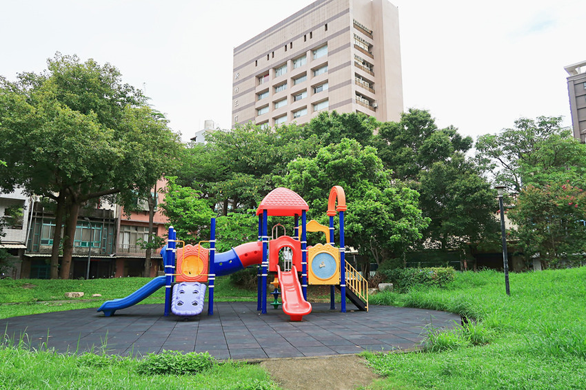 新竹酸梅湯推薦！古法熬製酸甜解渴，來鴻安堂拍照打卡IG送酸梅湯