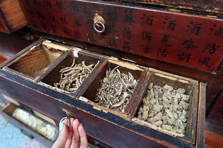 新竹酸梅湯推薦！古法熬製酸甜解渴，來鴻安堂拍照打卡IG送酸梅湯