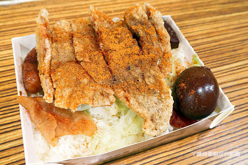 新竹便當推薦｜鐵路飯堂，中山路上懷舊鐵路便當，買就送礦泉水一瓶