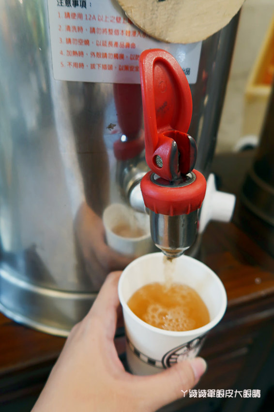 新竹便當推薦｜鐵路飯堂，中山路上懷舊鐵路便當，買就送礦泉水一瓶