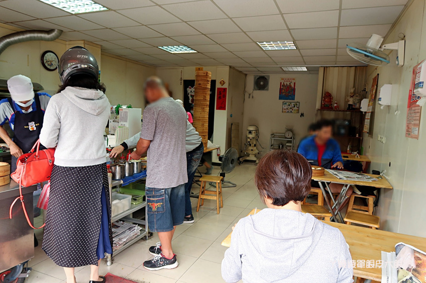 新竹早餐推薦！學府路手工小籠包蛋餅專賣店，人潮不斷的無名早餐店