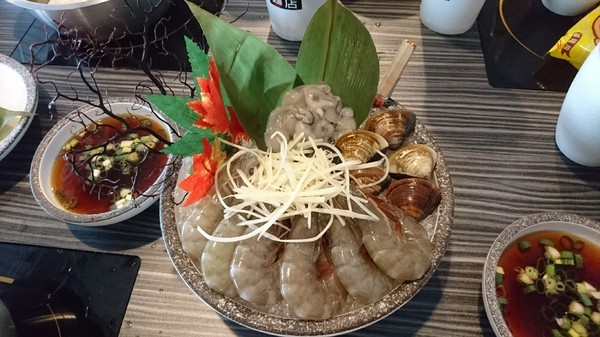 ㄇㄚˊ幾兔親子主題火鍋餐廳:高雄駁二~ㄇㄚˊ幾兔親子主題火鍋餐廳(棧貳店)~兔兔列車上菜囉~超萌的啦~ ㄇㄚˊ幾兔親子主題火鍋餐廳:高雄駁二~ㄇㄚˊ幾兔親子主題火鍋餐廳(棧貳店)~兔兔列車上菜囉~超萌的啦~