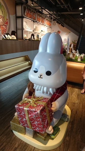 ㄇㄚˊ幾兔親子主題火鍋餐廳:高雄駁二~ㄇㄚˊ幾兔親子主題火鍋餐廳(棧貳店)~兔兔列車上菜囉~超萌的啦~ ㄇㄚˊ幾兔親子主題火鍋餐廳:高雄駁二~ㄇㄚˊ幾兔親子主題火鍋餐廳(棧貳店)~兔兔列車上菜囉~超萌的啦~