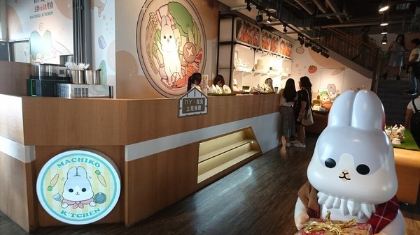 ㄇㄚˊ幾兔親子主題火鍋餐廳:高雄駁二~ㄇㄚˊ幾兔親子主題火鍋餐廳(棧貳店)~兔兔列車上菜囉~超萌的啦~ ㄇㄚˊ幾兔親子主題火鍋餐廳:高雄駁二~ㄇㄚˊ幾兔親子主題火鍋餐廳(棧貳店)~兔兔列車上菜囉~超萌的啦~