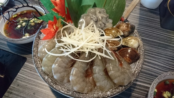 ㄇㄚˊ幾兔親子主題火鍋餐廳:高雄駁二~ㄇㄚˊ幾兔親子主題火鍋餐廳(棧貳店)~兔兔列車上菜囉~超萌的啦~ ㄇㄚˊ幾兔親子主題火鍋餐廳:高雄駁二~ㄇㄚˊ幾兔親子主題火鍋餐廳(棧貳店)~兔兔列車上菜囉~超萌的啦~