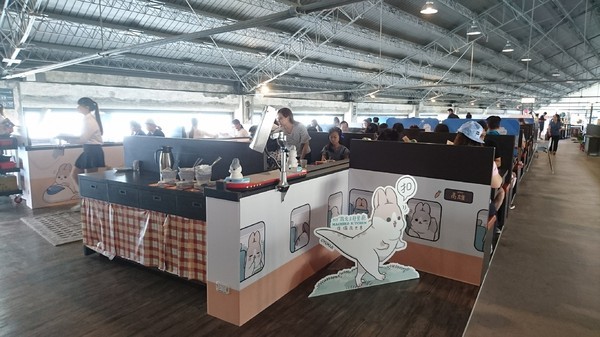 ㄇㄚˊ幾兔親子主題火鍋餐廳:高雄駁二~ㄇㄚˊ幾兔親子主題火鍋餐廳(棧貳店)~兔兔列車上菜囉~超萌的啦~ ㄇㄚˊ幾兔親子主題火鍋餐廳:高雄駁二~ㄇㄚˊ幾兔親子主題火鍋餐廳(棧貳店)~兔兔列車上菜囉~超萌的啦~