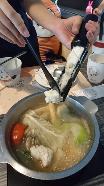 ㄇㄚˊ幾兔親子主題火鍋餐廳:高雄駁二~ㄇㄚˊ幾兔親子主題火鍋餐廳(棧貳店)~兔兔列車上菜囉~超萌的啦~ ㄇㄚˊ幾兔親子主題火鍋餐廳:高雄駁二~ㄇㄚˊ幾兔親子主題火鍋餐廳(棧貳店)~兔兔列車上菜囉~超萌的啦~