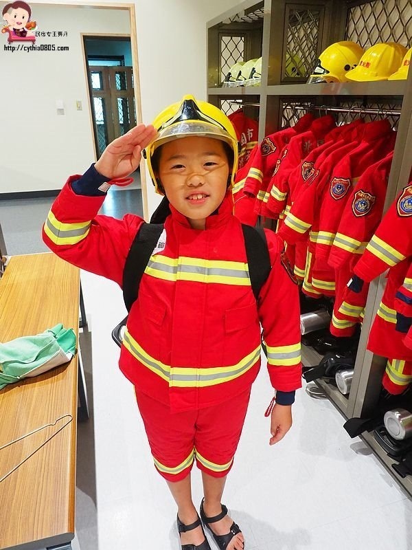 桃園八德親子景點-桃園防災教育館-小小消防員出動，居家安全觀念從小做起，免費室內親子景點再一發 @民宿女王芽月-美食.旅遊.全台趴趴走