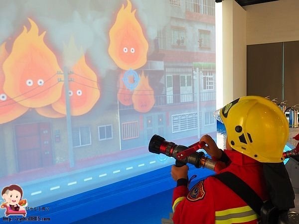 桃園八德親子景點-桃園防災教育館-小小消防員出動，居家安全觀念從小做起，免費室內親子景點再一發 @民宿女王芽月-美食.旅遊.全台趴趴走
