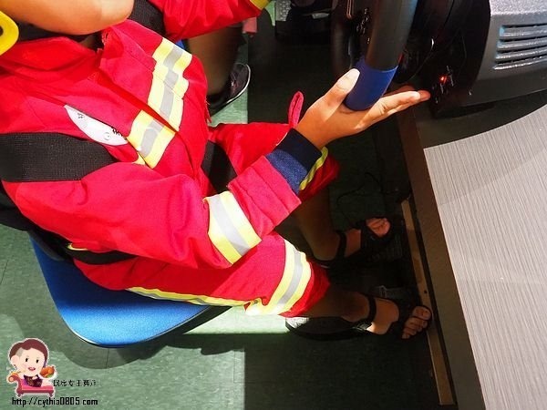 桃園八德親子景點-桃園防災教育館-小小消防員出動，居家安全觀念從小做起，免費室內親子景點再一發 @民宿女王芽月-美食.旅遊.全台趴趴走