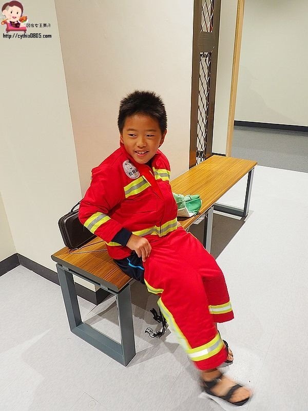 桃園八德親子景點-桃園防災教育館-小小消防員出動，居家安全觀念從小做起，免費室內親子景點再一發 @民宿女王芽月-美食.旅遊.全台趴趴走