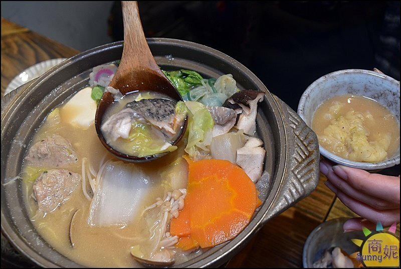 プロ燒鳥專門店。台中超好吃燒鳥居酒屋一秒到日本!神泡達人店免服務費營業到01:00更加分-商妮吃喝遊樂