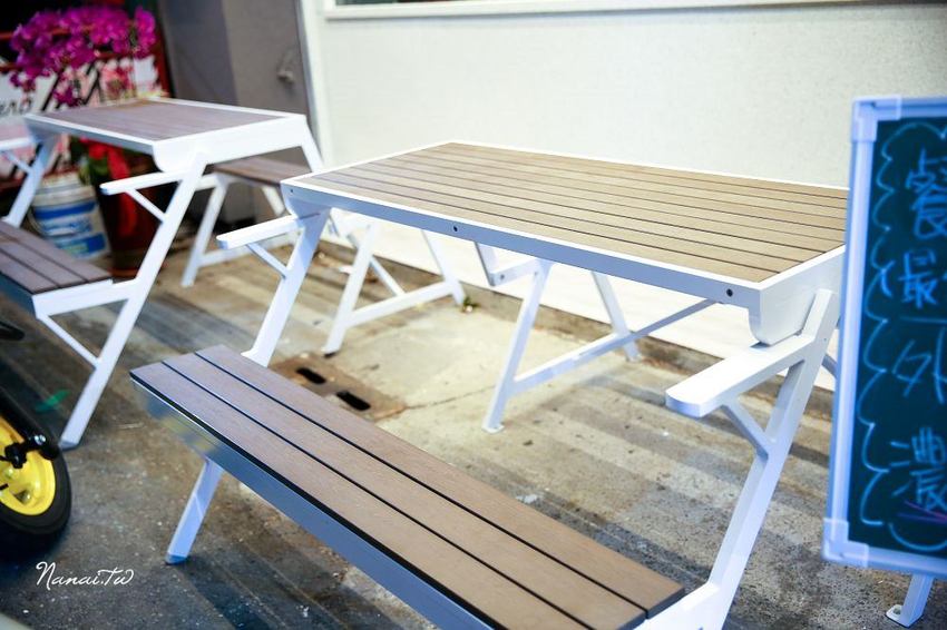 彰化市義起吃麵。純白色極簡風格,平價美味義大利麵店(飲料,冰淇淋,咖啡無限暢飲)