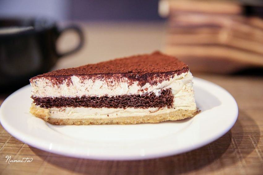 彰化市義起吃麵。純白色極簡風格,平價美味義大利麵店(飲料,冰淇淋,咖啡無限暢飲)