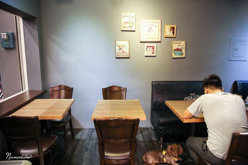 彰化市義起吃麵。純白色極簡風格,平價美味義大利麵店(飲料,冰淇淋,咖啡無限暢飲)