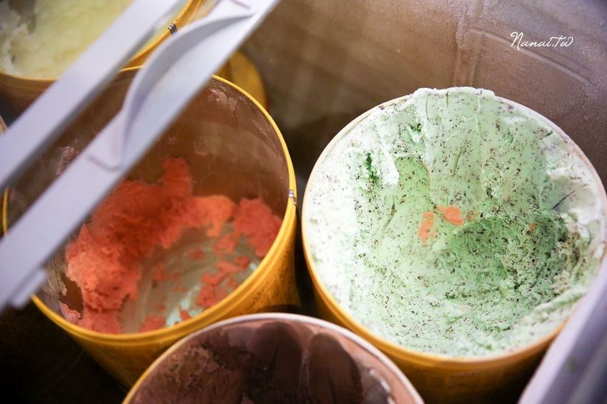 彰化市義起吃麵。純白色極簡風格,平價美味義大利麵店(飲料,冰淇淋,咖啡無限暢飲)