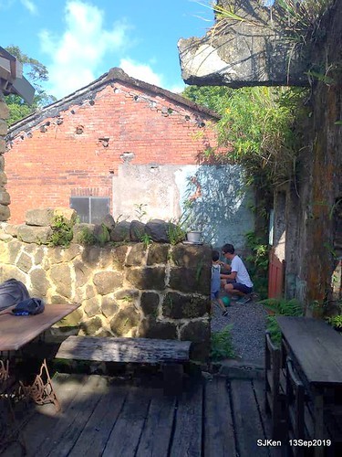 Cafe Hytte, nearby Sandiaoling, Hsinpei City, Taiwan, SJKen, Sep 13, 2019