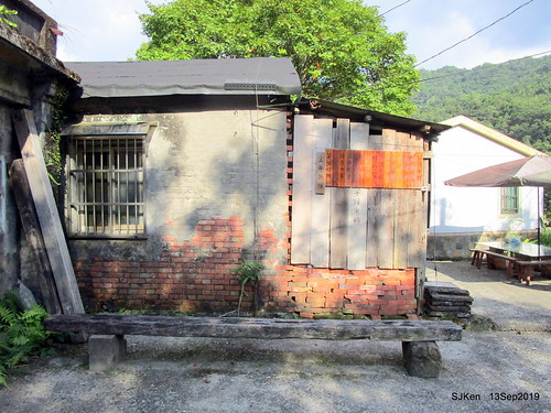 Cafe Hytte, nearby Sandiaoling, Hsinpei City, Taiwan, SJKen, Sep 13, 2019