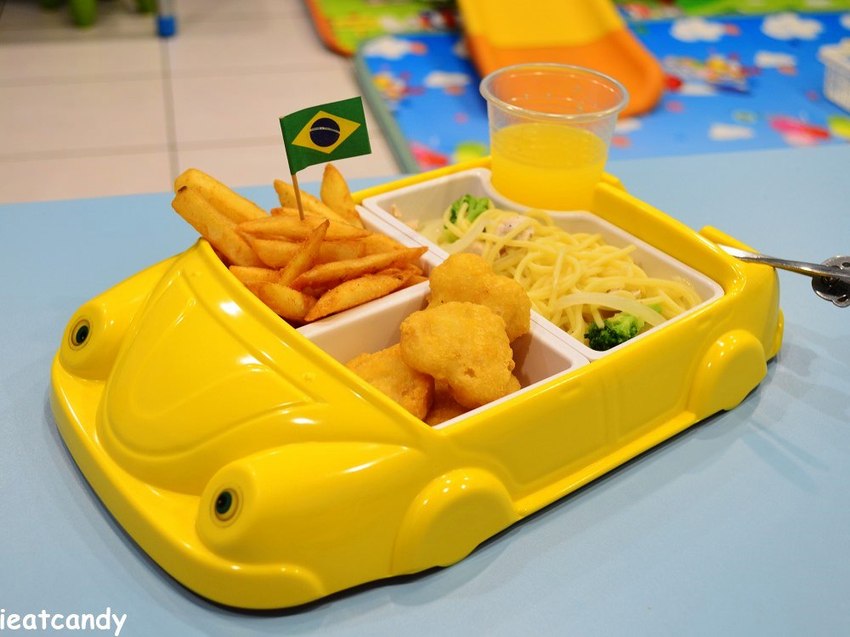 彰化後火車站親子餐廳分享，包場就有自己的遊戲室，料理也不錯吃喔！