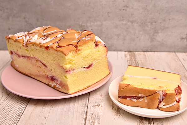 彰化伴手禮推薦！『草莓優酪雙餡蛋糕』連在地人都排隊的彰化伴手禮推薦蓁古早味蛋糕！