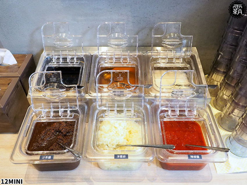 台中12MINI小火鍋登大人新鍋底！功夫沙茶鍋有超過半斤原塊肉片，內用紅茶喝到飽！