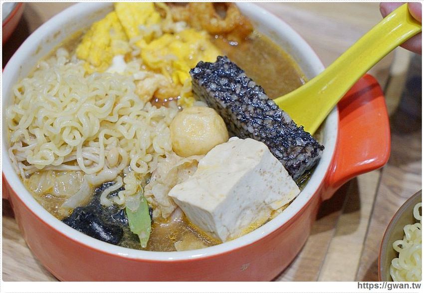 12MINI台中限定新菜單 | 加肉加蛋不加價，配料再升級！！