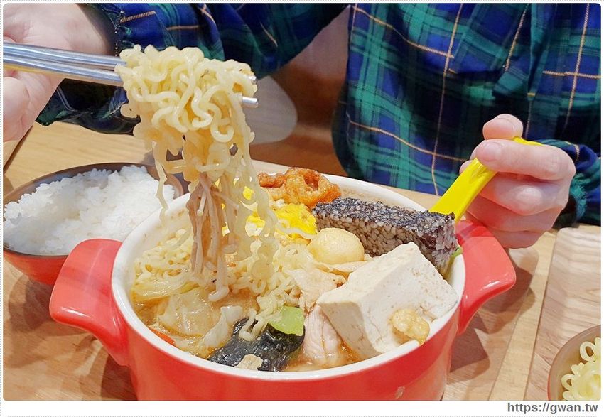 12MINI台中限定新菜單 | 加肉加蛋不加價，配料再升級！！